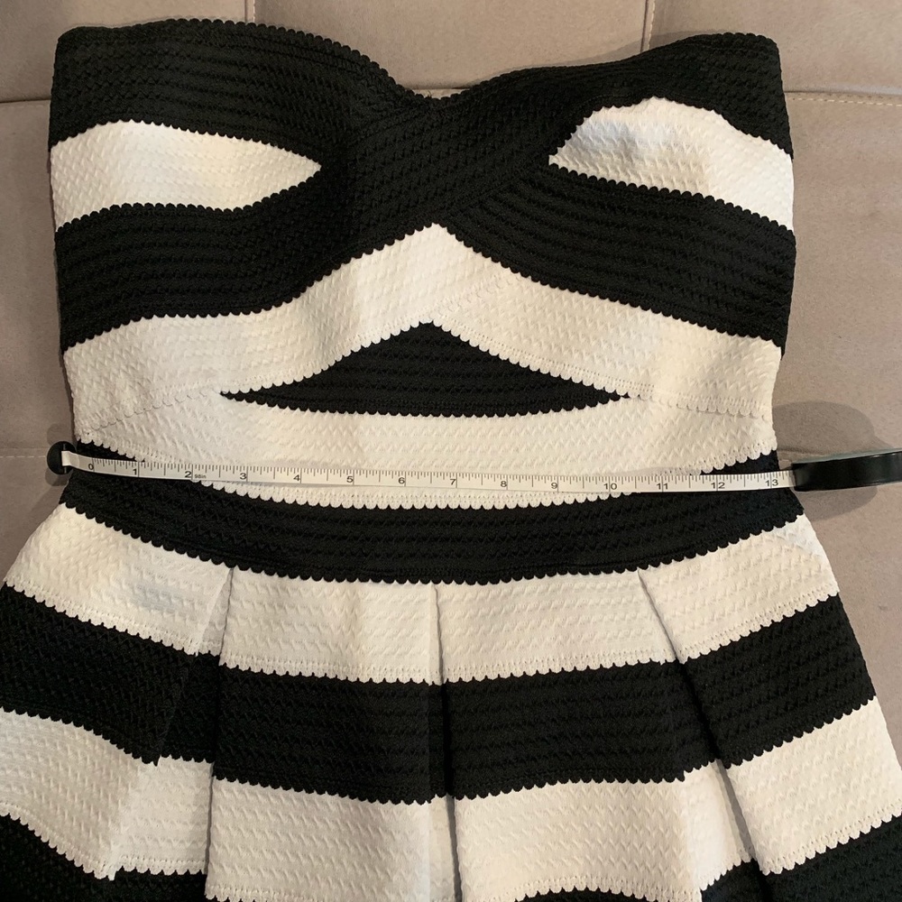 Express Strapless Dress - Picture 6 of 6